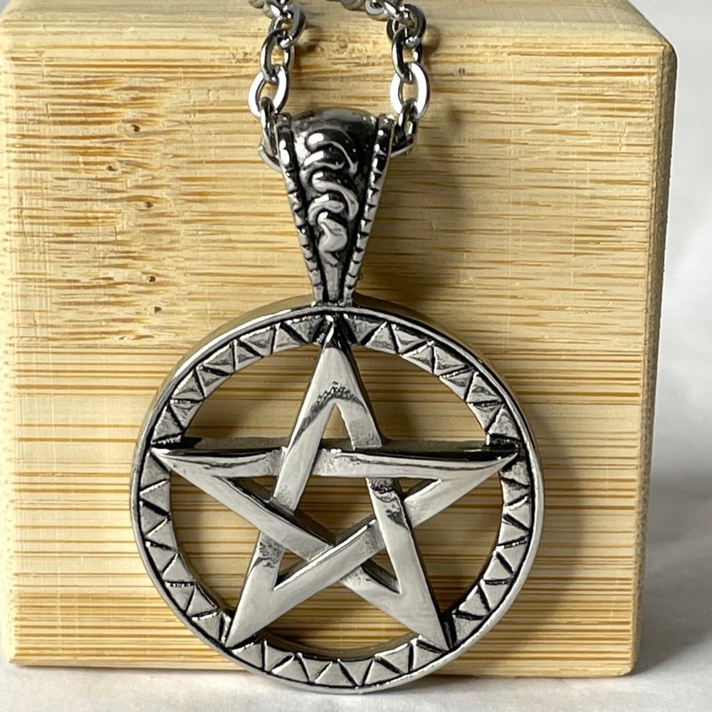 New Silver-tone Round Pentagram Star Pendant Necklace - Picture 2 of 9